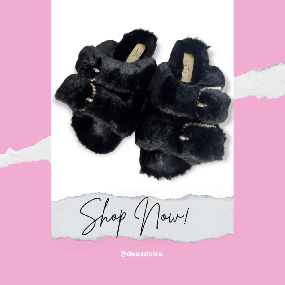 🚫SOLD🚫 Black Faux Fur & Faux Pearl Slippers